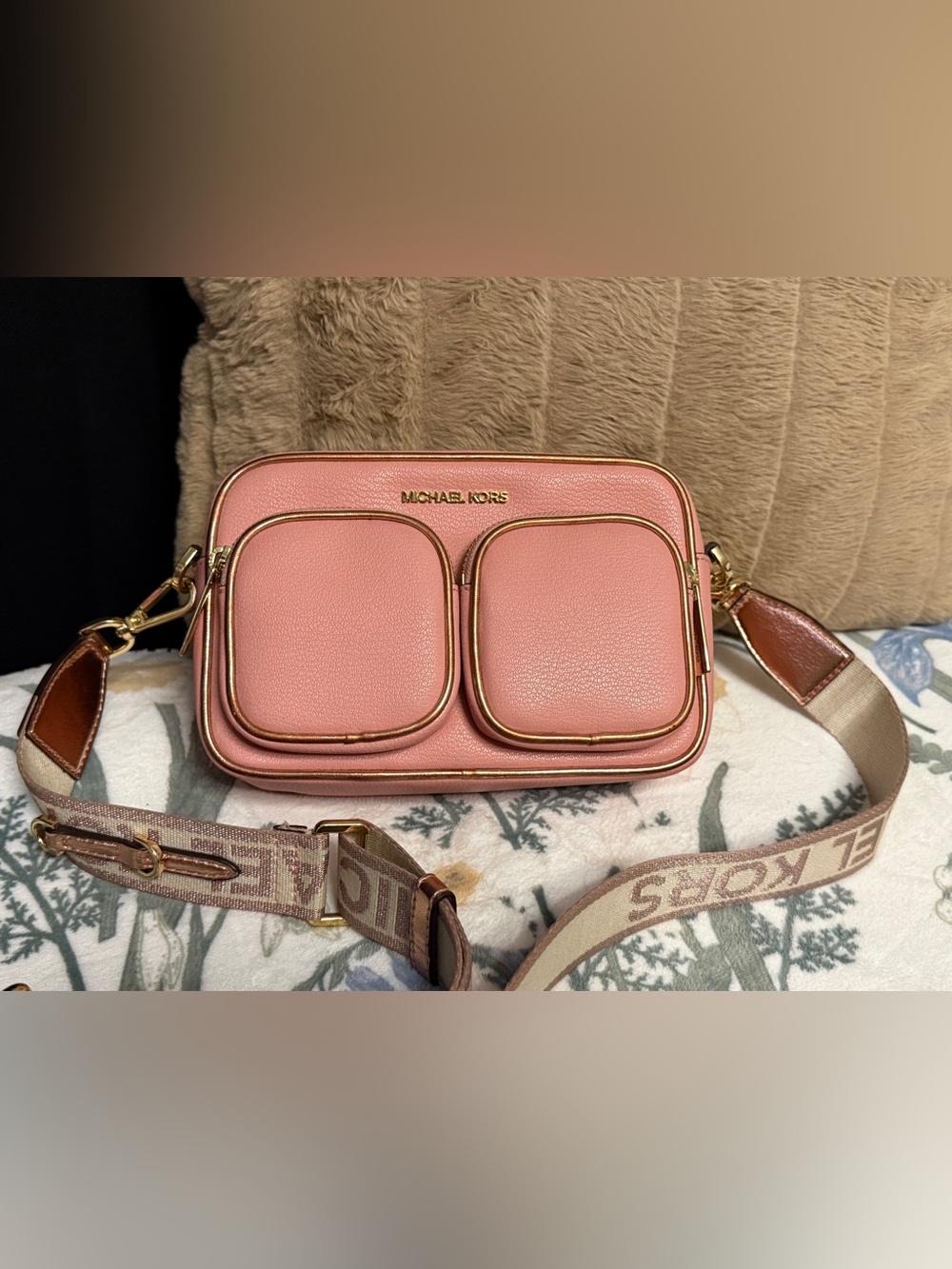 MICHAEL KORS Pink Pebbled Leather Camera Crossbody Bag with Logo Strap